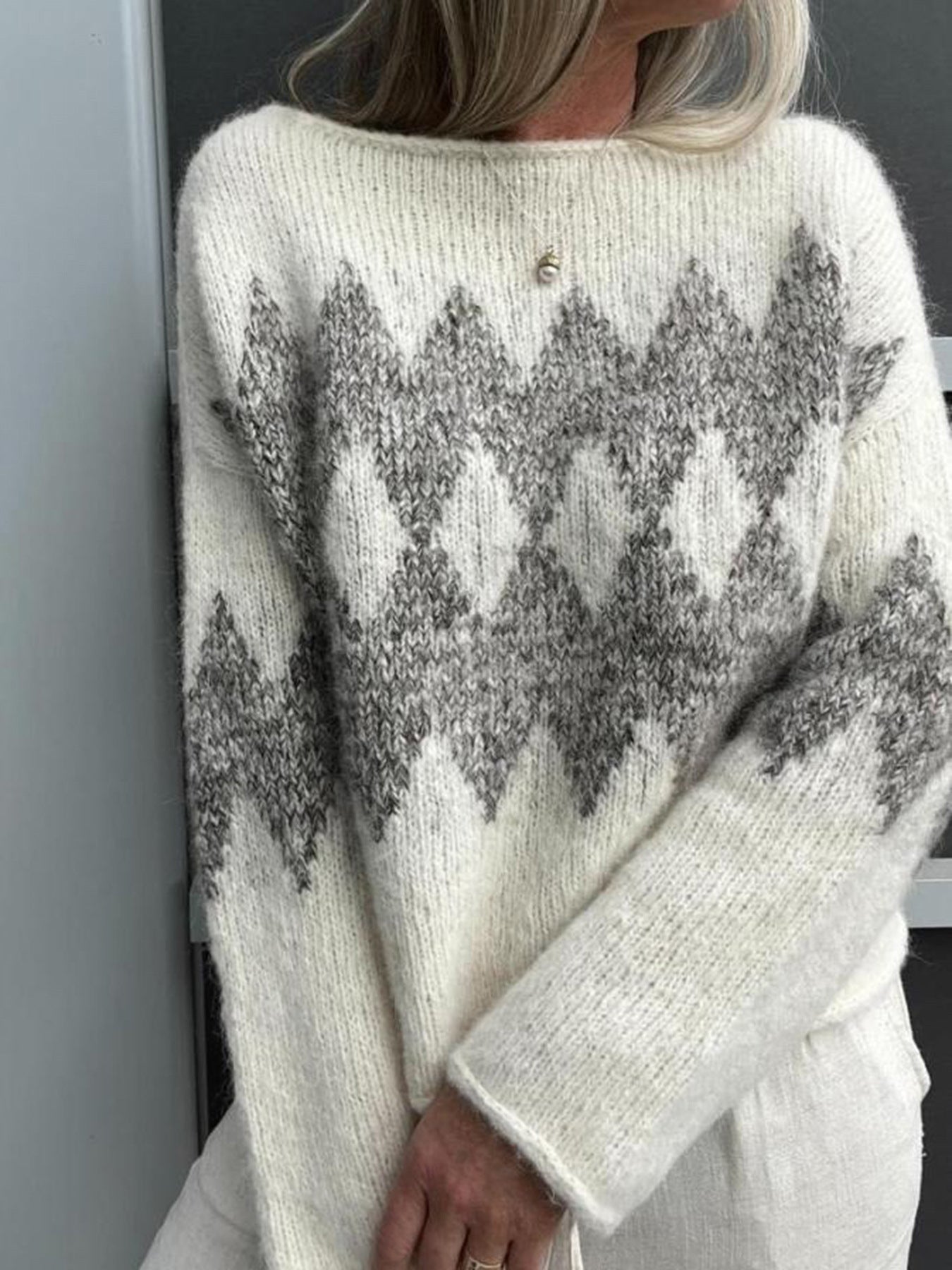 Casual One-Shoulder Pullover Sweater with Color Block Diamond Pattern Knitted Top