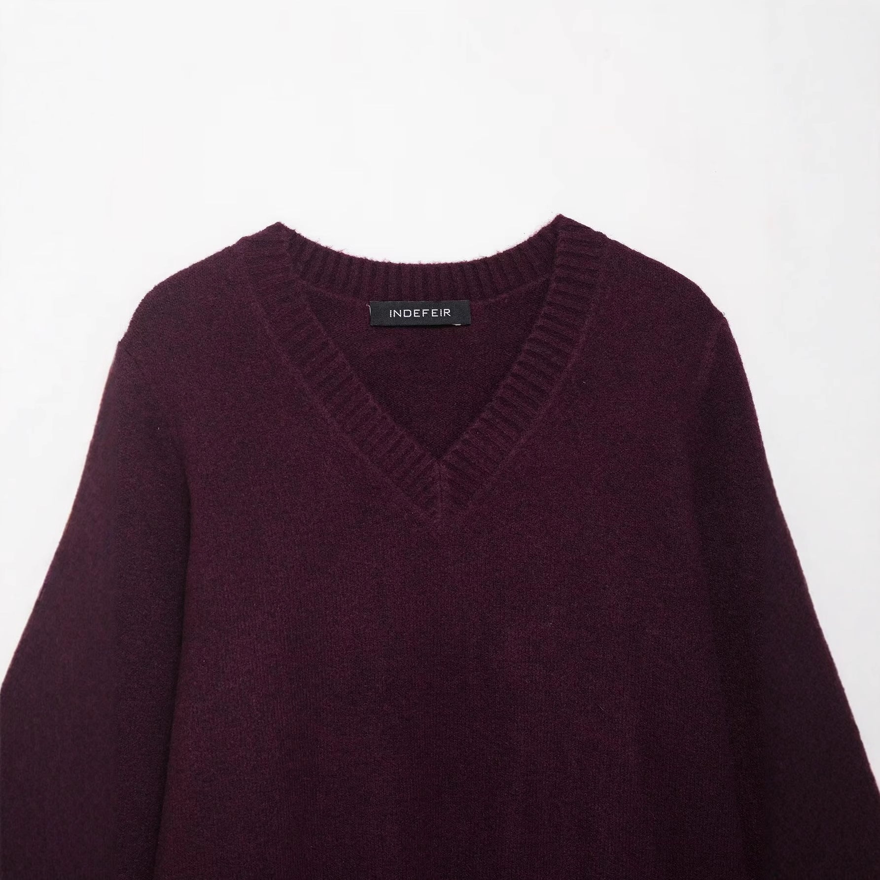 Temperament V-neck long sleeved pullover loose knit sweater for women